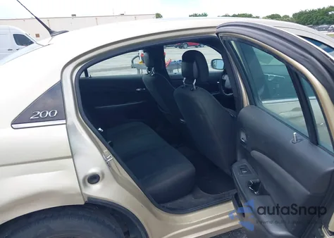 2011 Chrysler 200 Lx z USA, uszkodzony, nr VIN 1C3BC4FB2BN515785